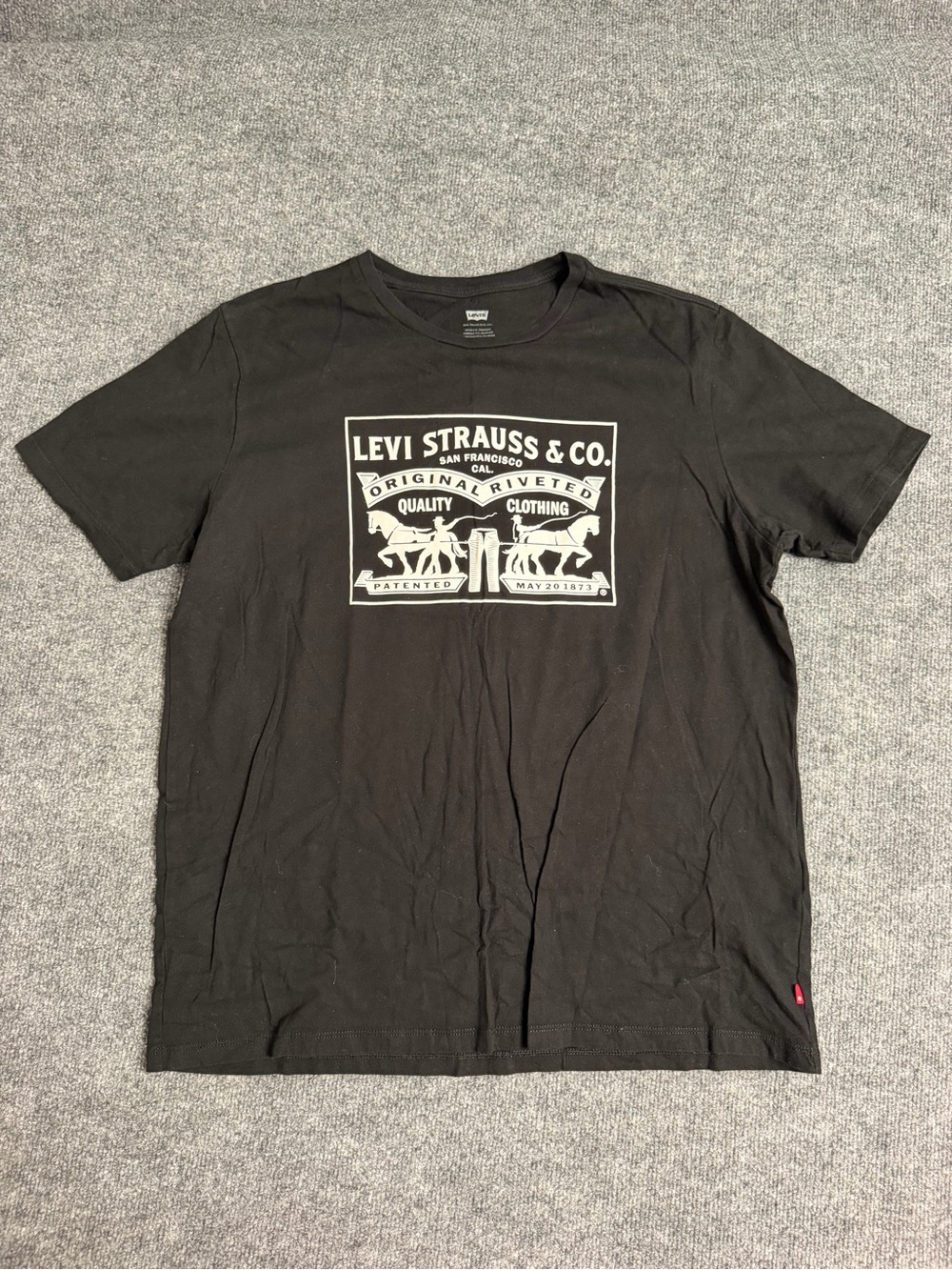 Levi's Black Short-Sleeve Graphic Logo Tee with White Print